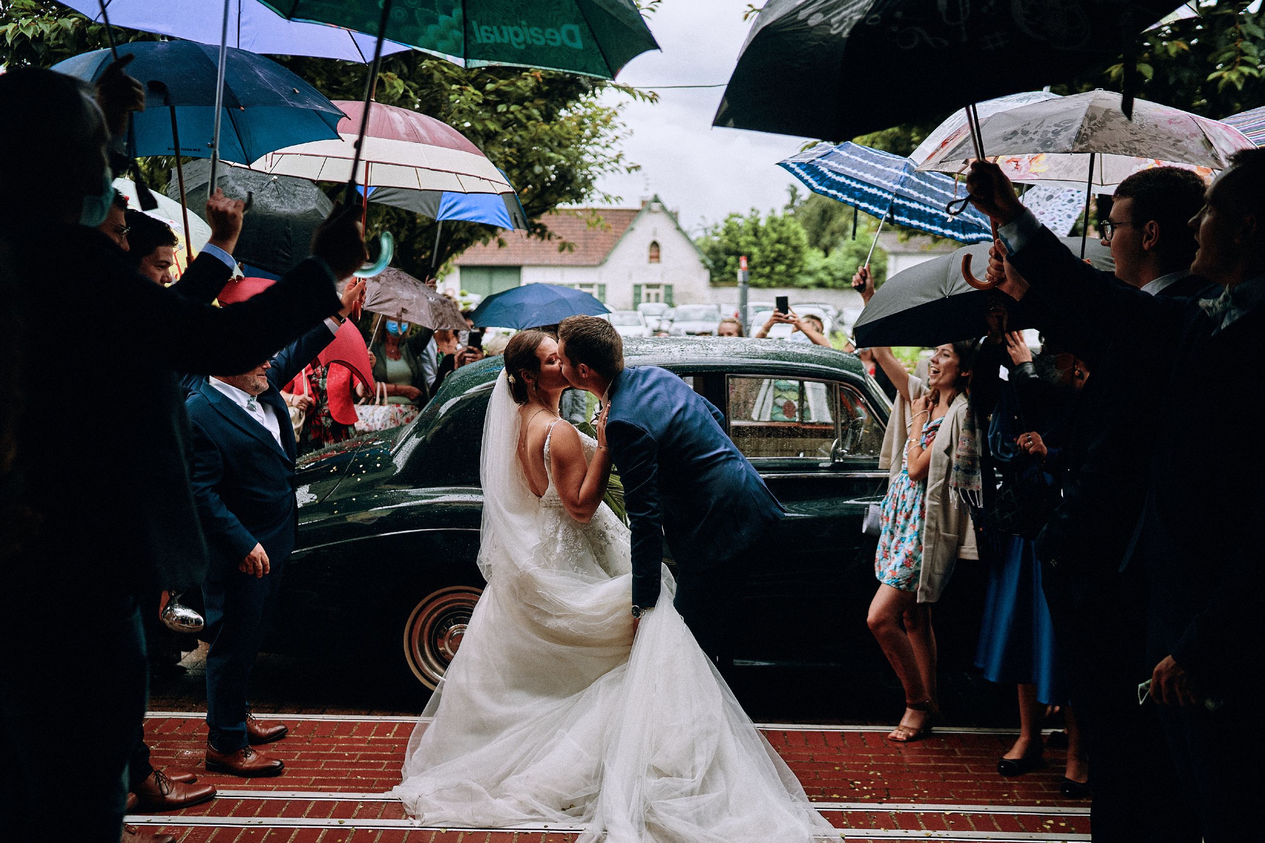 Mariage sous la pluie a Lille by Christophe Blaszkowski